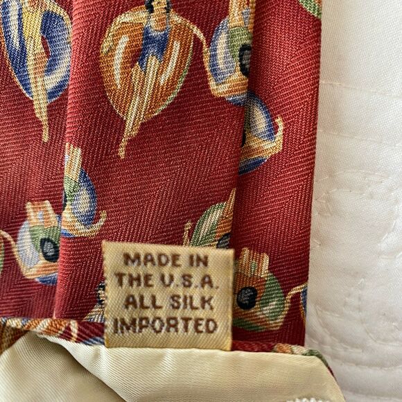 Tommy Bahama Men's Silk Necktie Red Pool Floats - Picture 4 of 4